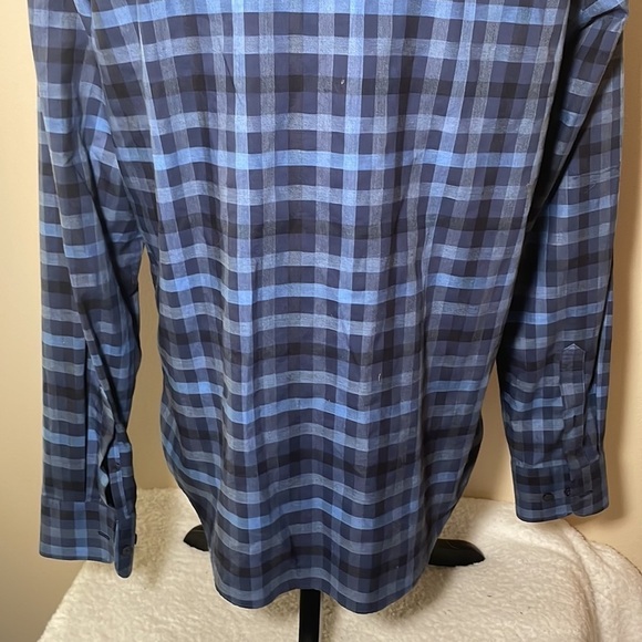 Untuckit Long Sleeve Button Down Shirt Size Large - Picture 6 of 7